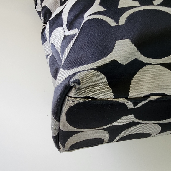 Coach Laura Signature Tote - Picture 4 of 13